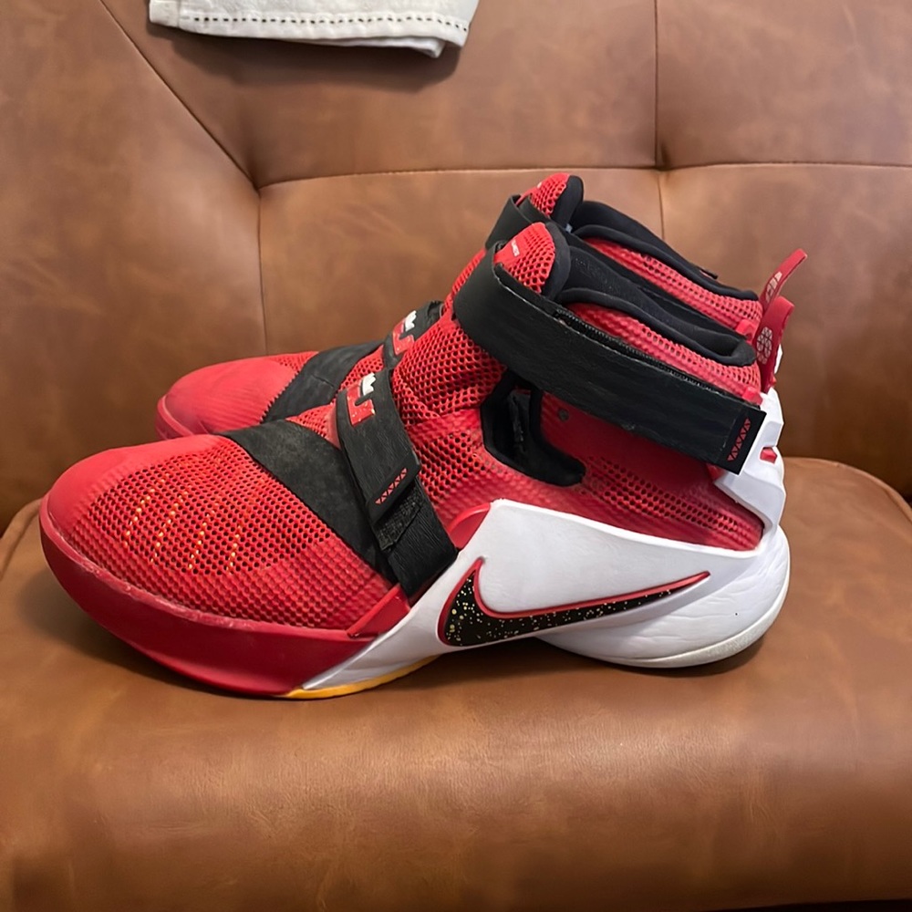 Nike Lebron James Soldier 9 Red